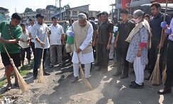 The Governor of Arunachal Pradesh Shri P.B. Acharya along with the States First Lady of the State Smt Kavita Acharya participates in the social service under Swachh Bharat Abhiyan at Itanagr and Naharlagun on 12th May 2017.